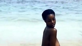 Public Flashing Of Big Natural Tits In The Moment Of Escape