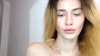 Amateur Webcam Teen Masturbates And Teases