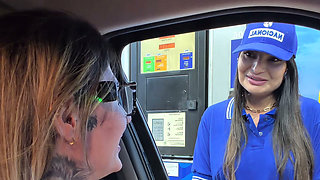 Frenstista accepted to give her pussy and got into the car when she took off her blouse we were surprised and when she put her tongue out