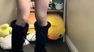 Cute amateur webcam teen girl toying pussy on webcam