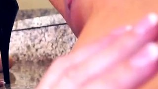 Streaming big cock close ups