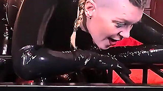 Cuckolding the Dolly with the Gimp