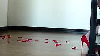 Gorgeous Redhead With Pretty Feet Gets Fucked Hard