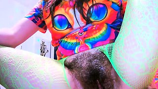 Sexynympho webcam model uses toy on clit to masturbate