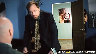 Brazzers - Big Tits at work - spilling the hooters scene starr