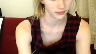 Hot amateur webcam teen masturbates for their fans