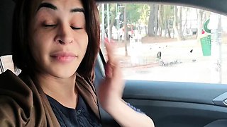 Amateur french chubby mature masturbate at the public beach