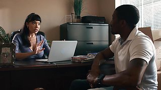 Isiah Maxwell pounds latina milf Little Puck hard