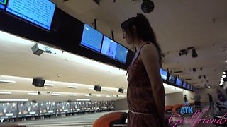 Brunette beauty Zoey Jpeg gets a sloppy blowjob from her lover.