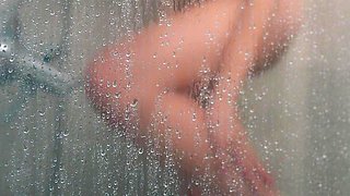 Seducing BF When Taking Shower, Ends up Squirting a Lot!