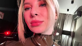 Amateur Webcam Teen Flashes Masturbates