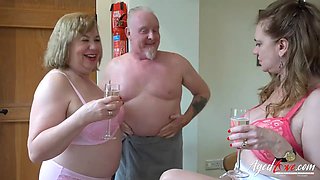 AgedLovE Two Matures and Handy Man in Threesome