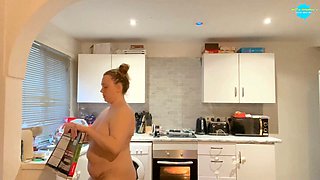 Amateur stepmom does explicit naked cleaning along with real amateur teens