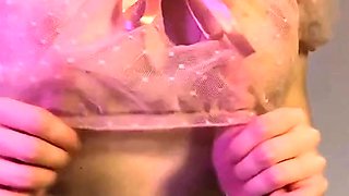 Young amateur teen in solo masturbation playing with herself