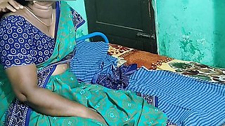 Real Sex Video of Young Man Hot Sex with Aunty