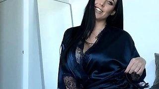 Love Chat Big Boobs Brunette Masturbating For Cam