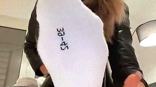 Amateur Foot Fetish Girlfriend Sucks and gives a Footjob