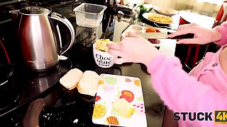 Don\u2019t use the oven or you\u2019ll get stuck! - stuck4k