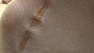 Your Place Is Under My Pantyhose Feet, Lady Victoria Valent