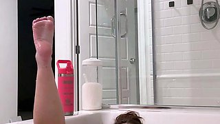 Alana Rose Pleasures Her Wet Pussy In Bathtub Onlyfans