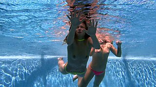 Cute Alla Zlatavlaska has invited lovely girl for some good underwater show