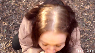 Quick Blowjob in a Park While Nobody Sees