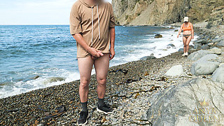 157 Beach Encounter: Sporty Stranger in Seamless Tights Gives BJ and Gets Fucked Hard