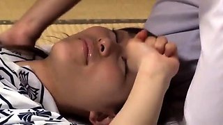 amateur asian gives a blowjob