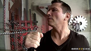 The Taming Of The Bunnies With Kiera King, John Strong, Brianna Brooks - Brazzers
