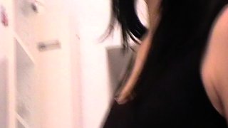 lea love crushing food