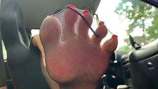 Brunette Amateur Flashes Her Titties In Public