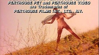 Blonde is flashing her big boobs in the outdoors