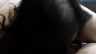 Meine Frau blst einen groen Schwanz im Latex-Kostm