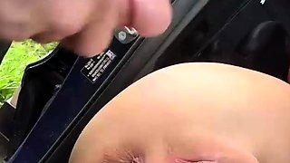 Russian slut get cum on pussy after hard anal sex in the car