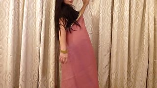 Sexy indian aunty sex with hot indian saree remove