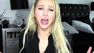 Alix Lynx - in sheer pantyhose