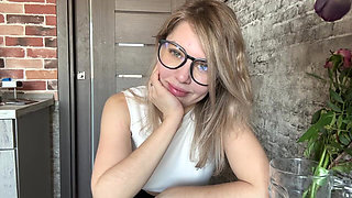 Secretary Takes off Her Office Uniform and Starts Hot Games