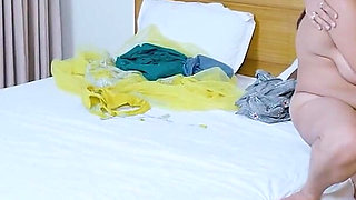 Lift Ruk Gai Par Control Bhi Ruk Gaya.