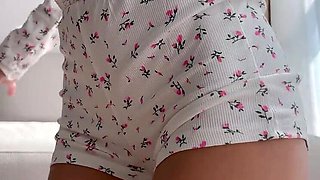 Hot Teen Liza Shultz Rides Big Dildo - Tight Pussy Close-Up