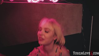 TOUGHLOVEX Third wheel with blond hair girl spinner Lilly Bell