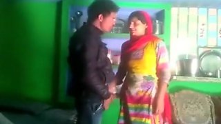 Desi married bhabhi salma cheating with neighbor bf mms kissing