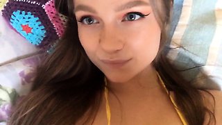 Amateur Webcam Babes Going Solo