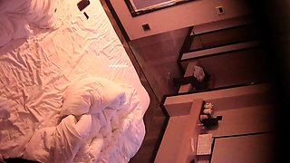 Amateur milf hidden cam