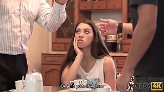 Daddy4k. elígeme a mí, no el coche de tu padre, o yo elegiré su polla