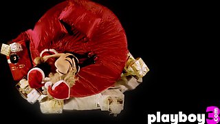 Big breast cougar posed with raunchy MILF