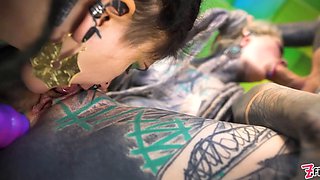 Alt Babe Threesome with Deep Anal Gapes and Messy Facial