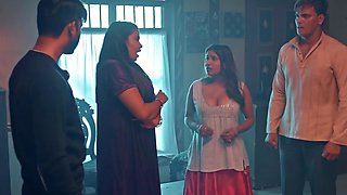 Sexy milf babe playing with dildo on webcam