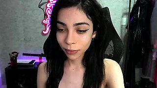 Brunette Solo Webcam Masturbation