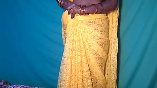 Navel and Erotic Show of Tamil Married Bhabi