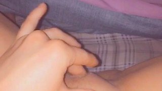 Close up solo beauty fucking her pussy